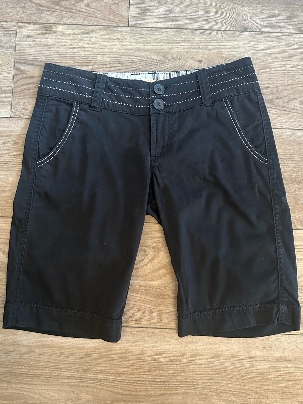 BKE Denim Black Bermuda Shorts Size 27 Stretch Double Button Casual